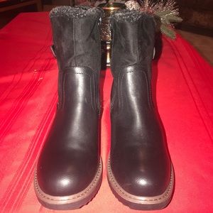 Brand new Sociology black Sherpa boots